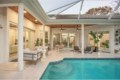 4586 Del Sol Boulevard S, Sarasota, FL 34243 - Photo 5