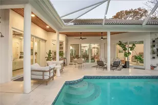 4586 Del Sol Blvd S, Sarasota, FL 34243 - Photo 5