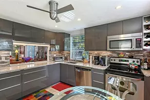 4340 Falmouth Dr, Longboat Key, FL 34228 - Photo 11