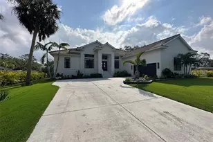 608 Bittner Blvd, Nokomis, FL 34275 - Photo 1