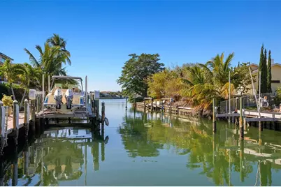 607 North Point Drive, Holmes Beach, FL 34217 - Photo 53