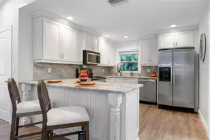 607 North Point Dr, Holmes Beach, FL 34217 - Photo 19