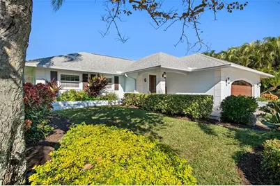 607 North Point Drive, Holmes Beach, FL 34217 - Photo 3