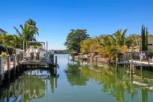 607 North Point Dr, Holmes Beach, FL 34217 - Photo 53