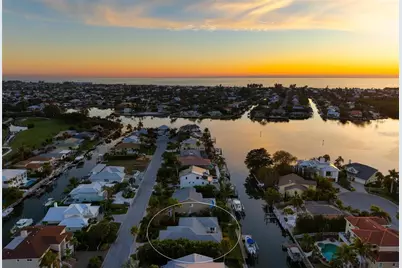 607 North Point Drive, Holmes Beach, FL 34217 - Photo 59