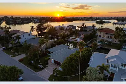 607 North Point Drive, Holmes Beach, FL 34217 - Photo 61