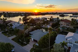 607 North Point Dr, Holmes Beach, FL 34217 - Photo 61