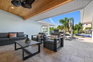 607 North Point Dr, Holmes Beach, FL 34217 - Photo 37
