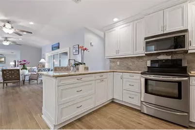 607 North Point Drive, Holmes Beach, FL 34217 - Photo 21