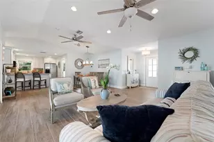 607 North Point Dr, Holmes Beach, FL 34217 - Photo 17