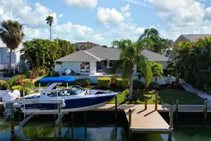 607 North Point Dr, Holmes Beach, FL 34217 - Photo 81