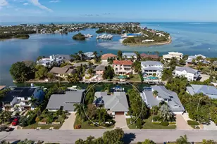 607 North Point Dr, Holmes Beach, FL 34217 - Photo 47