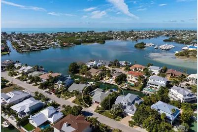 607 North Point Drive, Holmes Beach, FL 34217 - Photo 5