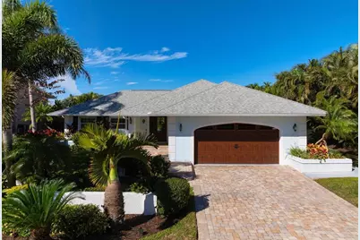 607 North Point Drive, Holmes Beach, FL 34217 - Photo 69