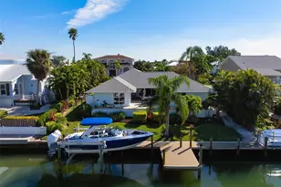 607 North Point Dr, Holmes Beach, FL 34217 - Photo 5