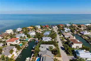 607 North Point Dr, Holmes Beach, FL 34217 - Photo 77