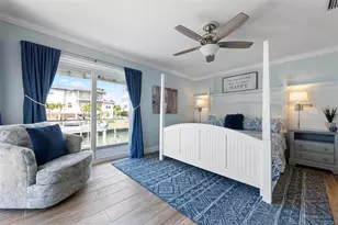 607 North Point Dr, Holmes Beach, FL 34217 - Photo 31
