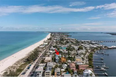 105 4th Street S, Bradenton Beach, FL 34217 - Photo 3