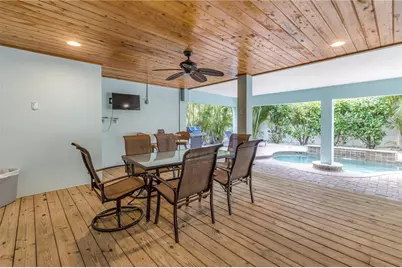 105 4th Street S, Bradenton Beach, FL 34217 - Photo 43