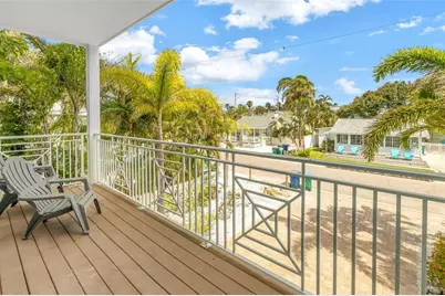 105 4th Street S, Bradenton Beach, FL 34217 - Photo 11