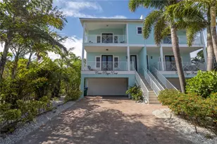 105 4th St S, Bradenton Beach, FL 34217 - Photo 3