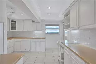 6140 Midnight Pass Rd, Sarasota, FL 34242 - Photo 29