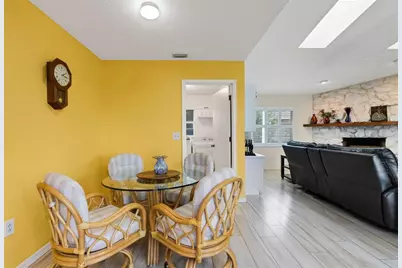 5836 Helen Way, Sarasota, FL 34243 - Photo 15