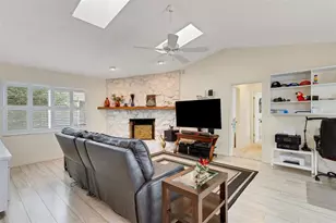 5836 Helen Way, Sarasota, FL 34243 - Photo 17