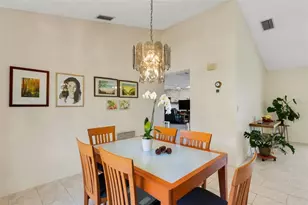 5836 Helen Way, Sarasota, FL 34243 - Photo 7