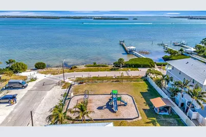 2409 Avenue B, Bradenton Beach, FL 34217 - Photo 57