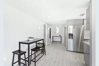 5320 Moeller Avenue, Sarasota, FL 34233 - Photo 7