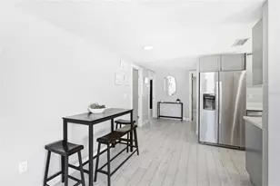 5320 Moeller Ave, Sarasota, FL 34233 - Photo 7