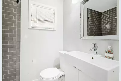 5320 Moeller Avenue, Sarasota, FL 34233 - Photo 17