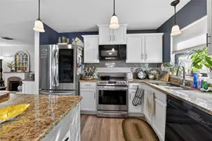 14407 Alistar Manor Dr, Wimauma, FL 33598 - Photo 11