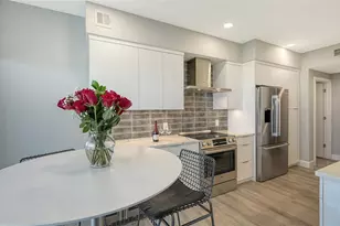 1800 Benjamin Franklin Dr, Sarasota, FL 34236 - Photo 19