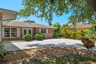 1260 Lakeside Dr, Venice, FL 34293 - Photo 5