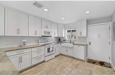 1632 Stickney Point Road #201, Sarasota, FL 34231 - Photo 9