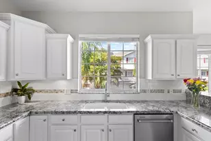 1018 34th Dr W, Palmetto, FL 34221 - Photo 9