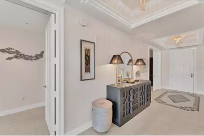 1300 Benjamin Franklin Drive #304, Sarasota, FL 34236 - Photo 11