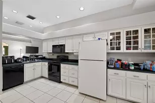 1006 Bell Shoals Ln, Brandon, FL 33511 - Photo 9