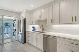 100 Bayshore Rd, Nokomis, FL 34275 - Photo 11