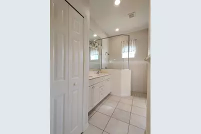 7625 Charleston Street, University Park, FL 34201 - Photo 17