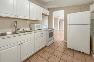 2137 Roselawn St, Sarasota, FL 34231 - Photo 5