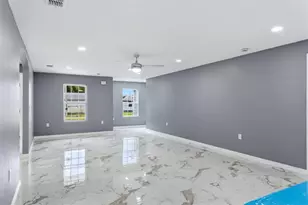 1615 31st Ave E, Bradenton, FL 34208 - Photo 9