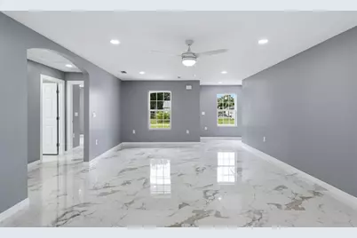 1615 31st Avenue E, Bradenton, FL 34208 - Photo 9