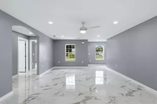 1615 31st Ave E, Bradenton, FL 34208 - Photo 9