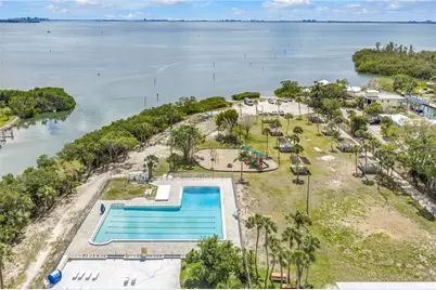 2112 Hopkins Drive W, Bradenton, FL 34207 - Photo 35