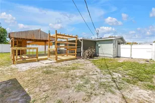 2112 Hopkins Dr W, Bradenton, FL 34207 - Photo 27