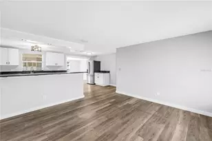 2112 Hopkins Dr W, Bradenton, FL 34207 - Photo 5