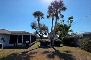 2260 Sandlewood Dr, Venice, FL 34293 - Photo 13